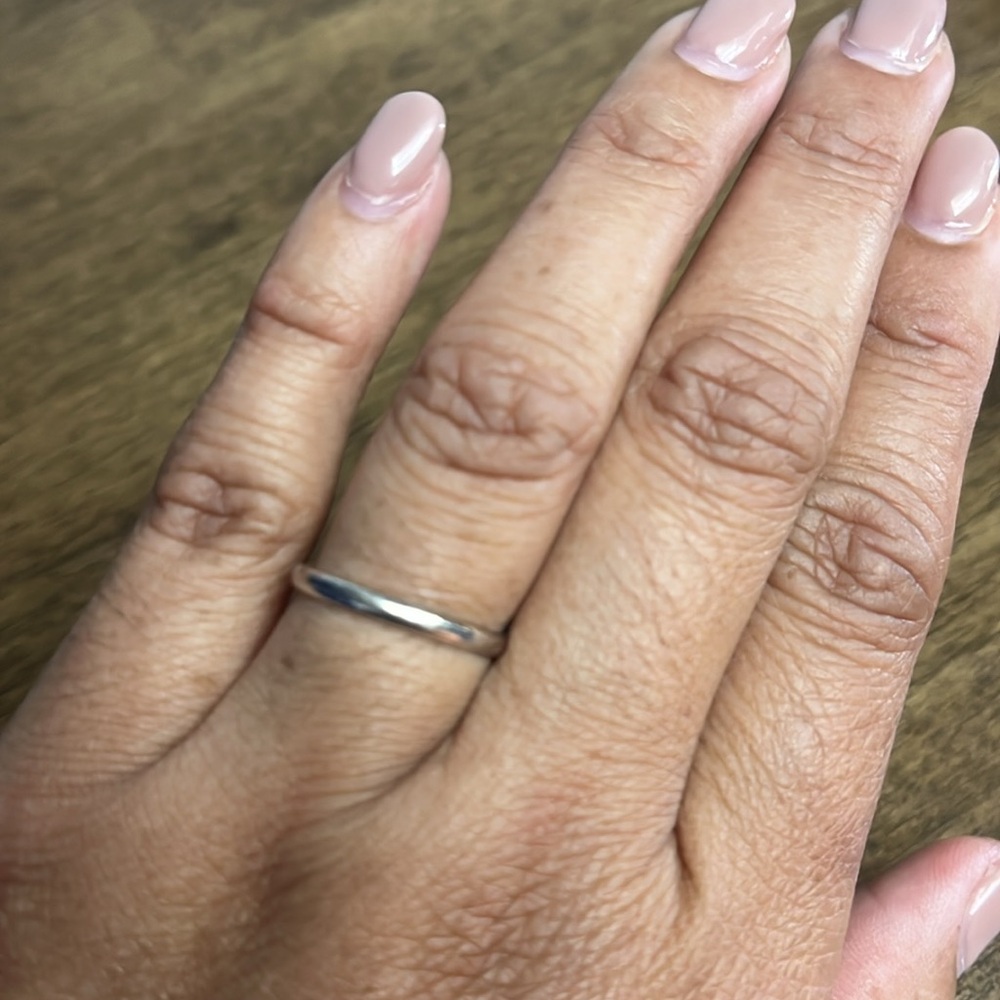 Elegant 14k white gold band ring - Picture 11 of 11